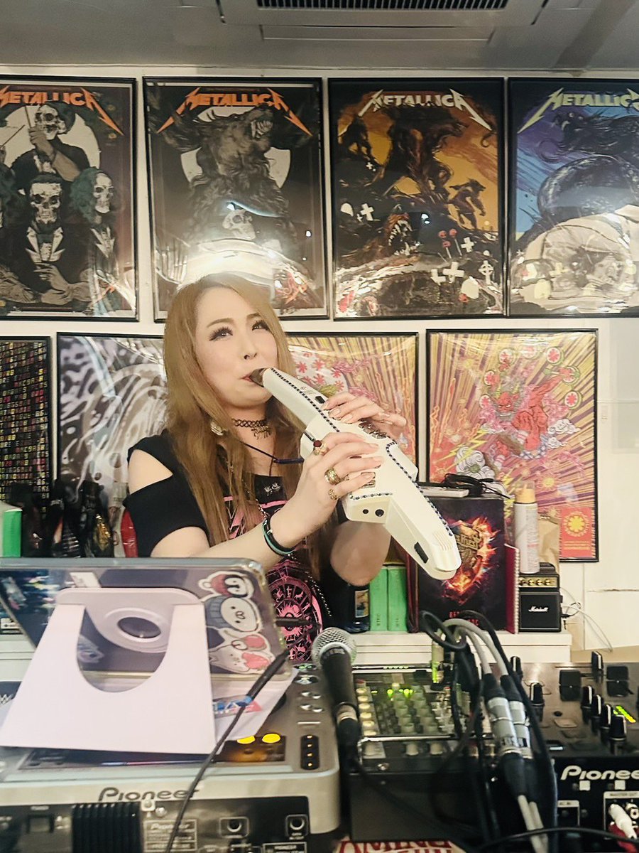 hakuyablueash's tweet image. Hakuyaターンは今回も、インディーズシーンで活躍している私も大好きなバンドの曲を中心にかけました🤘

"Burning Queen" /Omelas
"Dark Etarnal" /Cran Arcanaria
"PLANETARY NEBULA" /1st0
"Southern Cross" /VRAIN
"酒神楽 -SAKEKAGURA" /FATHOMLESS SKYWALKER…