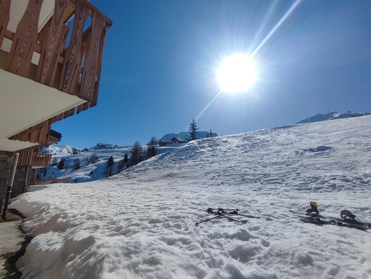 simplesim_v3ga's tweet photo. Après-ski is better when you’re connected. 🧀 Group photos, live streams, or just finding your friends on the slopes—do it all with a SimpleSim eSIM. High-speed data starting at just $4.99! 💸 #SimpleSim #LaPlagne #SkiTrip2026 https://t.co/fhkmNLoBc4