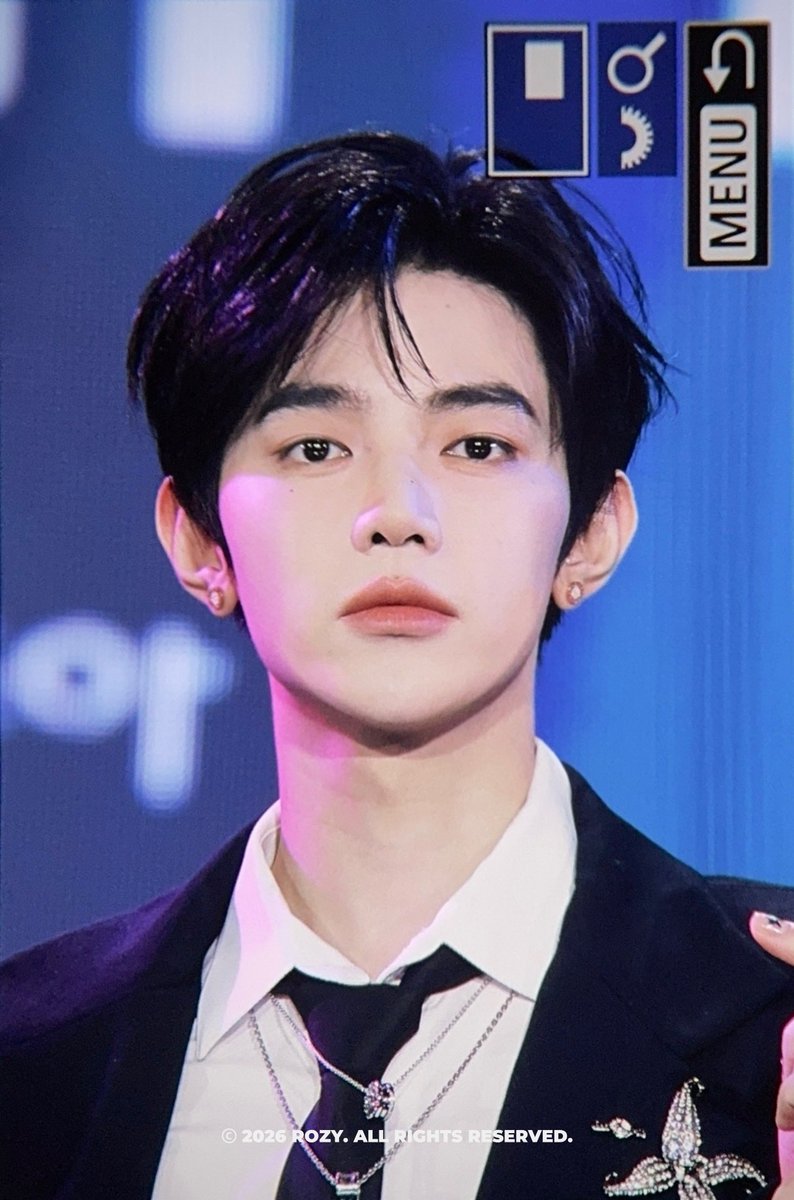 𝐑𝐎𝐙𝐘 tweet media