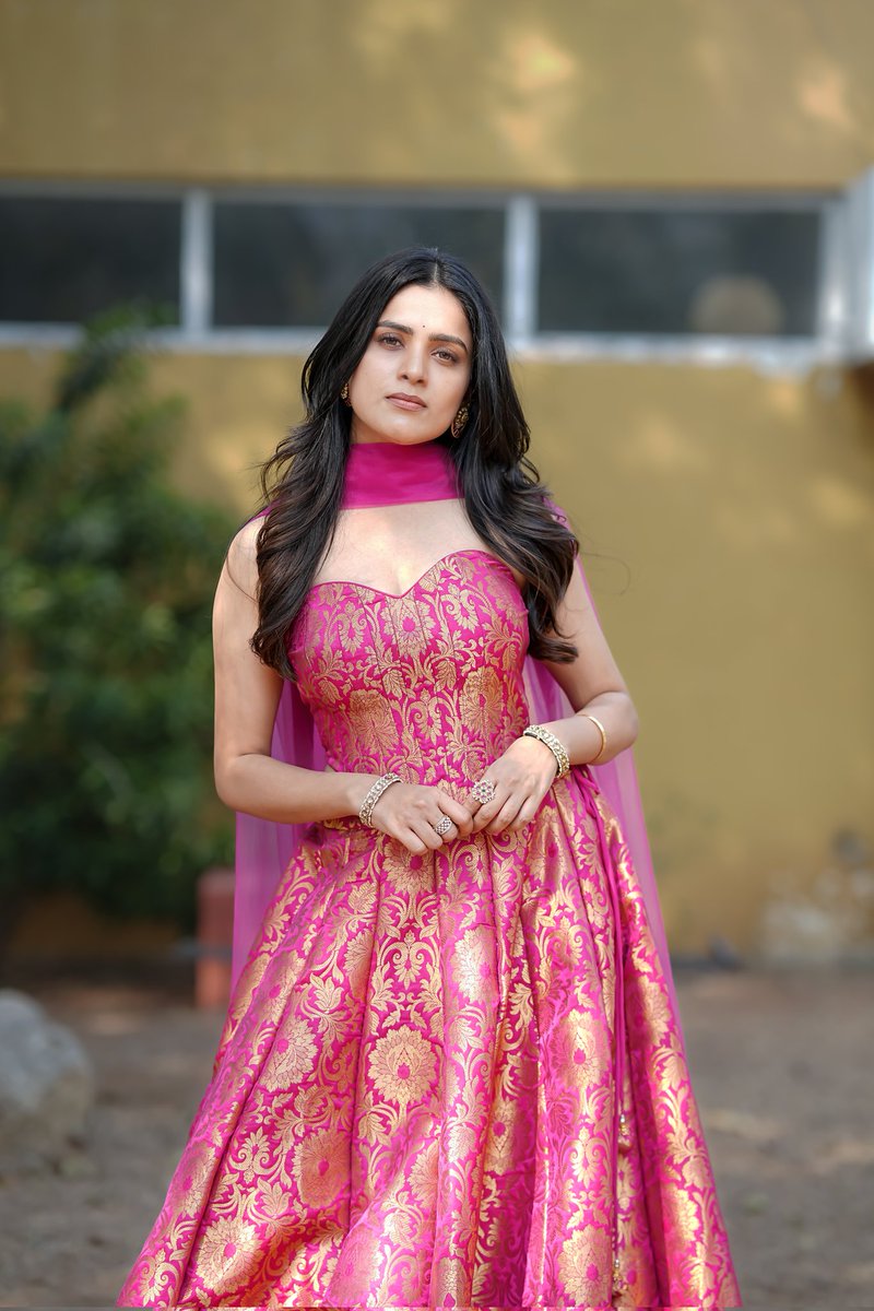ThanujaP123's tweet photo. My mind is steady, my heart is firm. Simplicity defines me, and no one can change my character. Hold your life in your own hands, never let anyone else write your story.
#Thanuja #ThanujaPuttaswamy https://t.co/jtDkAijWU5