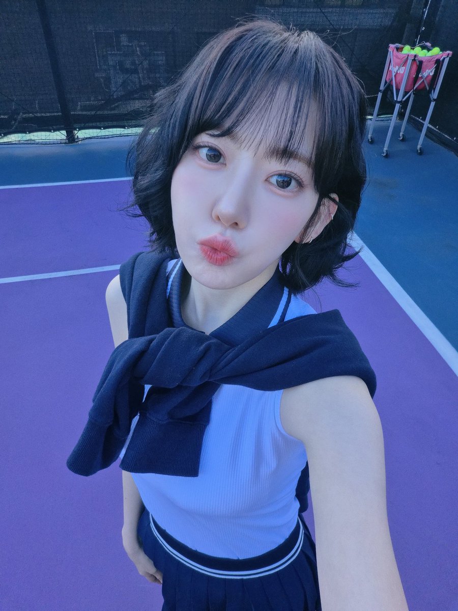 Sakura weverse dm update 

: I took a lot of photos during the VERA commercial
: Now I remember