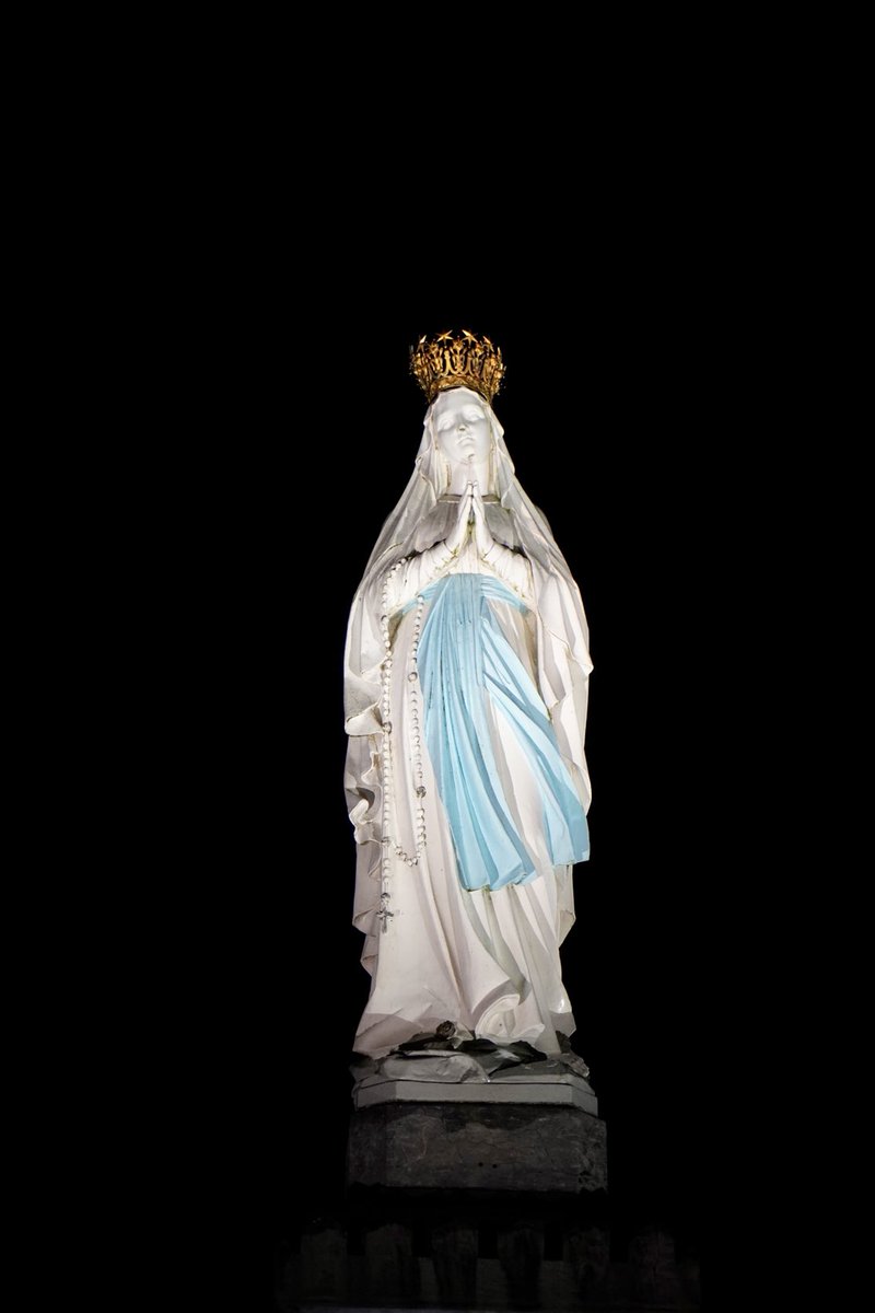 ¡Feliz fiesta de Nuestra Señora de Lourdes!
María es la Inmaculada Concepción y vino a pedir oración y penitencia por los pecadores y rezo del Rosario. También vino a traer salud y consuelo a los enfermos.