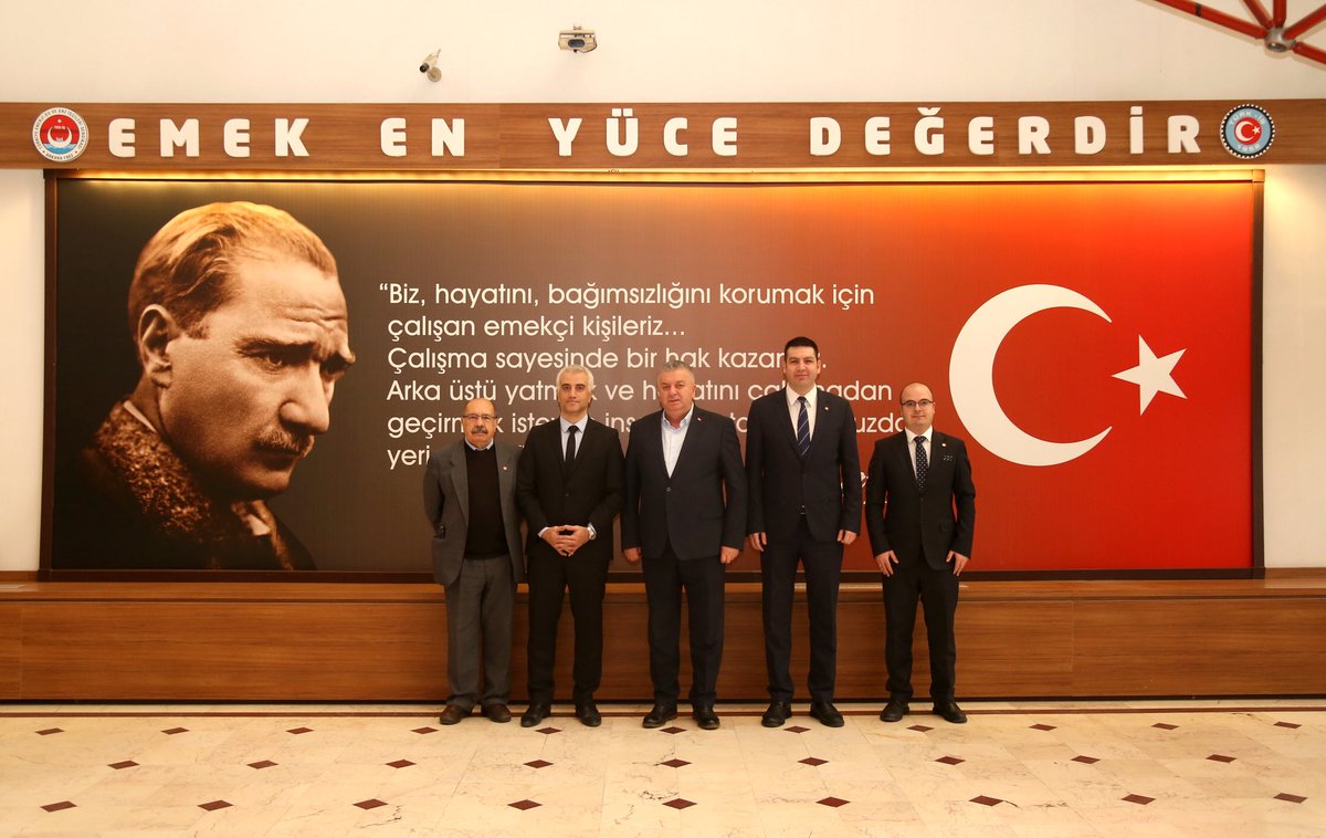 Vatan Partisi’nden Sendikamıza Ziyaret

Vatan Partisi Genel Sekreteri Özgür BURSALI, Vatan Partisi Genel Başkan Yardımcısı ve Ankara İl Başkanı Utku REYHAN ile Genel Sekreter Yardımcısı ve Sendika Büro Başkanı Hüseyin KARANLIK, Genel Başkanımız İrfan KABALOĞLU’nu makamında