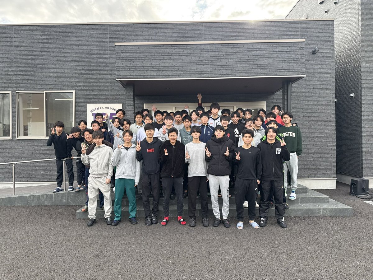 228yf's tweet photo. 退寮しました。

自分には時間が足りな過ぎた4年間でした。目標の箱根路を駆け抜けることは出来ませんでしたが、それ以上に4年間やり切れて本当に良かったと思います。

次は市民ランナーとして上にいける所まで楽しく挑戦したいと思います🏃‍♂️

応援ありがとうございました🙇🏻 https://t.co/XtZIHoSEXc