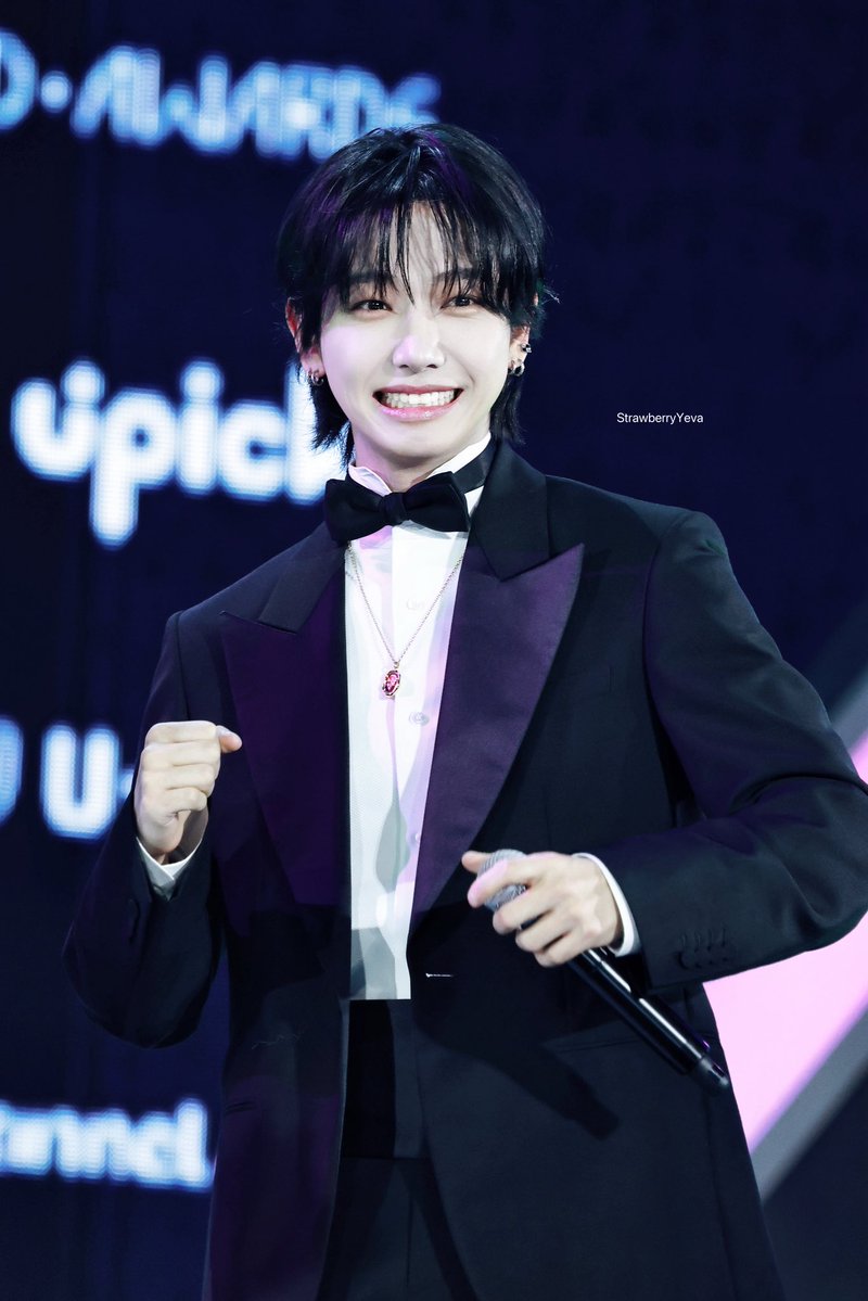 StrawberryYeva's tweet image. The cutest MC 😬😬😬

260211 D Awards

#BOYNEXTDOOR 
#MYUNGJAEHYUN #명재현 
#DAwards2026XBOYNEXTDOOR