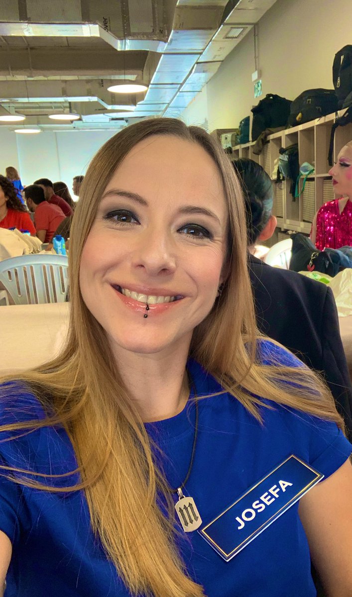 Os aconsejo encarecidamente que veáis <a href="/thefloortve/">thefloor.tve</a> esta noche. #TheFloor. 💙💪🏻 rtve.es/play/videos/th….