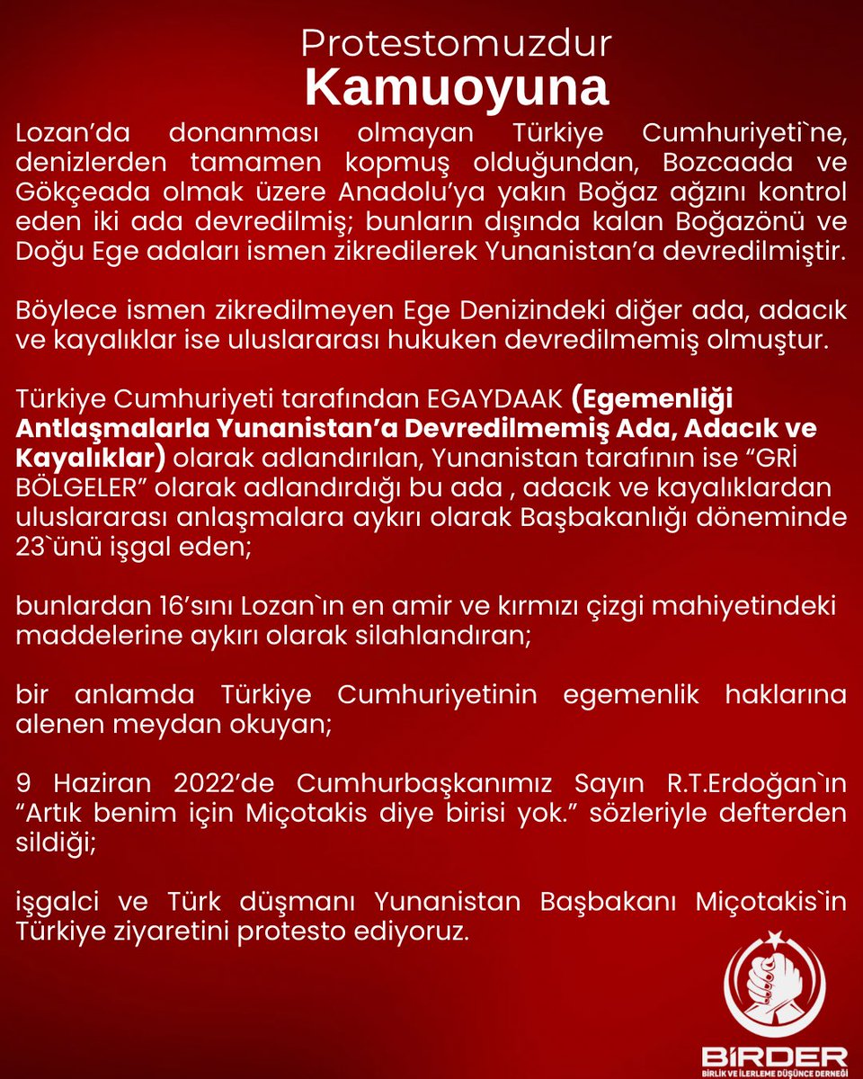 KAMUOYUNA
PROTESTOMUZDUR

Lozan’da donanması olmayan Türkiye Cumhuriyeti`ne, denizlerden tamamen kopmuş olduğundan, Bozcaada ve Gökçeada olmak üzere Anadolu’ya yakın Boğaz ağzını kontrol eden iki ada devredilmiş; bunların dışında kalan Boğazönü ve Doğu Ege adaları ismen