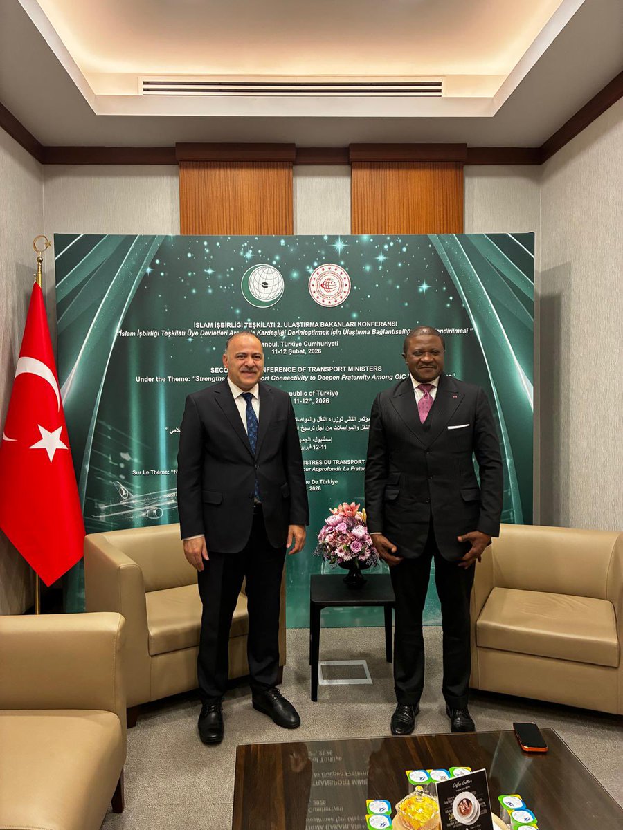 İslam İşbirliği Teşkilatı Bakanlar Konferansı kapsamında ülkemize gelen Kamerun Cumhuriyeti Ulaştırma Bakanı Jean Ernest Ngallé Bibéhè’yi İstanbul Havalimanı’nda karşıladık.

Bu buluşmanın, farklı coğrafyaları aynı masa etrafında birleştiren güçlü bir diyalog ve ortak gelecek