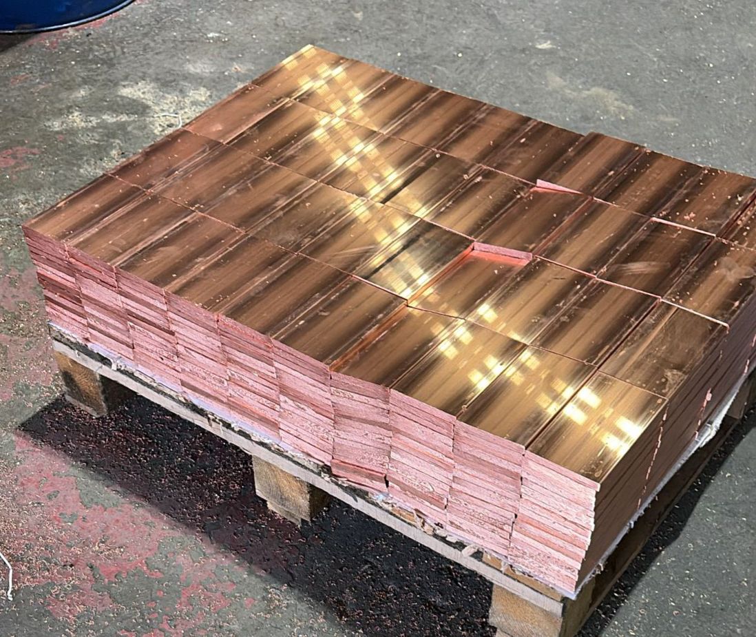 Çok fazla #Bakır bu yıl içinde yüksek getiriye ulaşacağı  yazıp çiziyorlar.  Bizde  ozaman bakır ve türevleriyle uğraşan stoğu yüksek borsadaki  şirketleri yazayım. 
#sarky 6 milyar TL 
#megmt 2.6 milyar TL 
#alves     1.7 Milyar TL 
#prkab   1.6 Milyar TL 
Bakır ve üretim