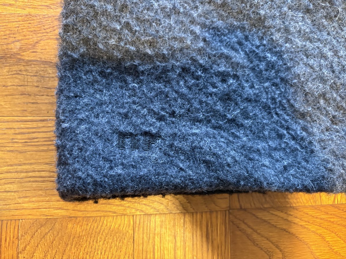 サカナクションのNFのネックウォーマーが届いたぜ すごくあったかくて