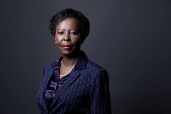 #RDC: 🛑Jeune Afrique | Question :Résultat, vous ne vous rendez plus à Kinshasa, pourtant grande capitale francophone…

🛑Louise Mushikiwabo <a href="/LMushikiwabo/">Louise Mushikiwabo</a> | 
Parce que Kinshasa ne m’invite pas. Si les Congolais m’invitent, je m’y rendrai. Je sais à quel point la RDC est un pays