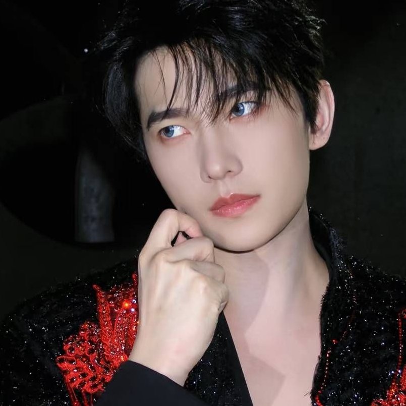 คนไหนน่ากลัวกัน 
ร่าง1  หรือ ร่าง 2 
เอาคอมาให้สวบ ซะดีดี แฮ่
#yangyang #yangyang杨洋 #หยางหยาง #杨洋 #양양 #ヤン・ヤン