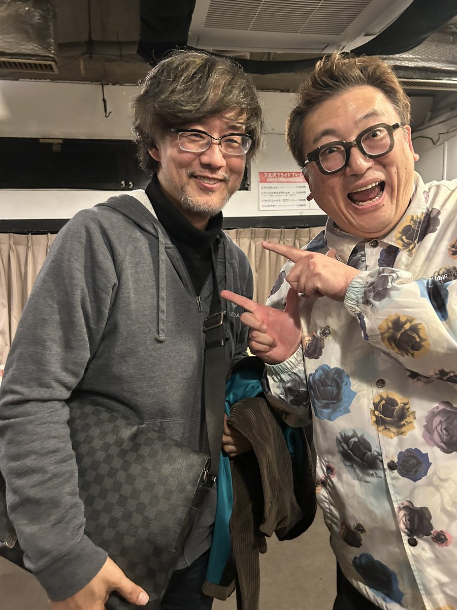 fukuda_u1's tweet photo. ブラボーカンパニー「下北沢フライドプレイ」全日程終了っ‼️🎉🎊㊗️

感想は打ち上げ終わりにでもしたためるとして。

山崎貴監督がブラボーカンパニーを観てくださるとかぁぁぁぁあああ‼️‼️‼️‼️

マジ、千秋楽は大抵楽しいばっかりなんだけど、客席に山崎監督がいるから、2時間緊張しっぱなしだよ‼️😅

ウチの役者が山崎組に呼ばれるとかのドリームないかなあ😍
ないかあ😅

世界の大倉さんが監督に勧めてくださって🥲本当にありがとうございます😊

今回、観た方はこの舞台を山崎貴監督が観たことで大爆笑していることでしょう😅

寒い中ご来場頂いた皆様！本当に本当にありがとうございました😊
ブラボーカンパニーはそお遠くない未来にまた現れますので、何卒よろしくお願いします🙇