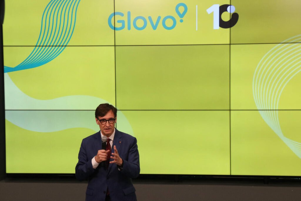 Itàlia, governada per l'extrema dreta, està investigant glovo per paràsits fills de puta explotadors.

A Catalunya, govern, patronal i sindicats espanyols fan això: