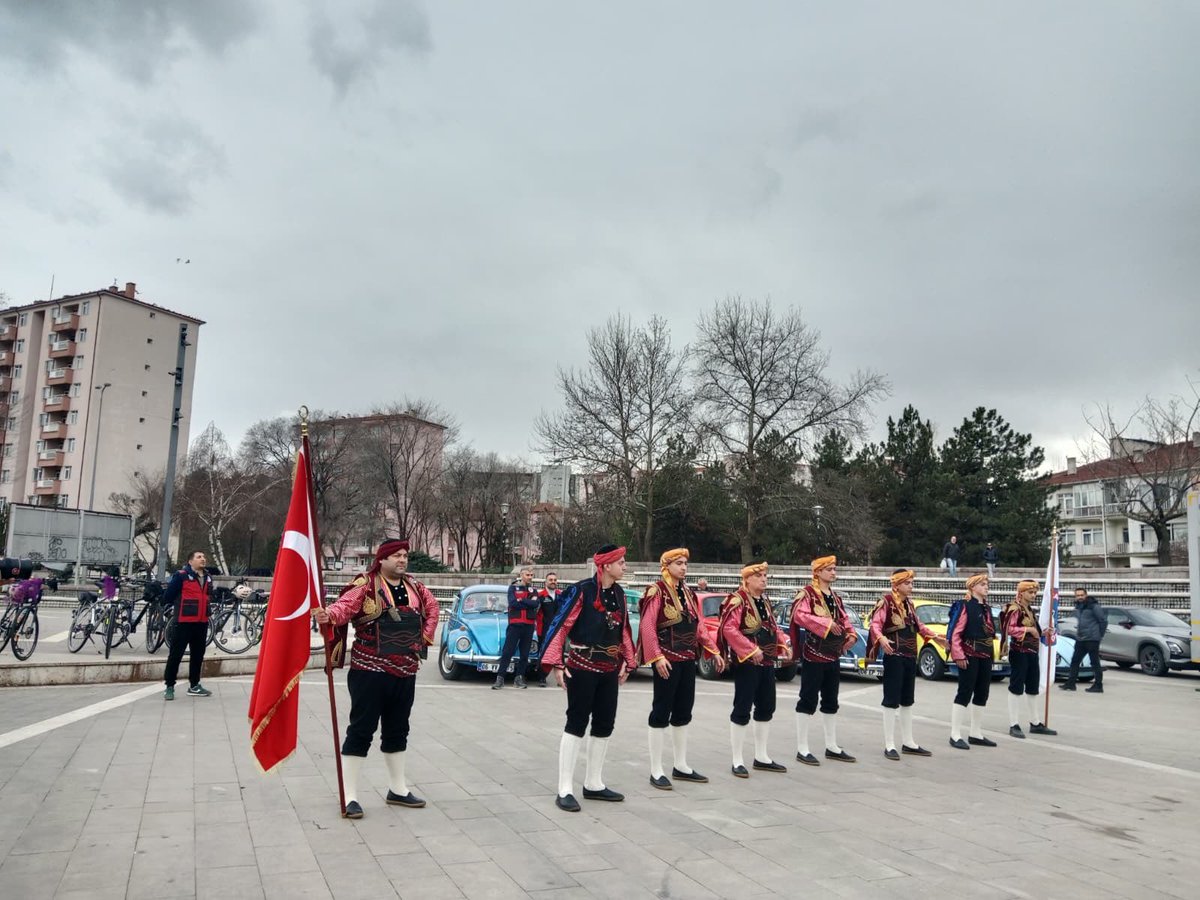 Ankara Kent Konseyi Bisiklet Meclisi’nin destekleriyle; Ankara Büyükşehir Belediyesi Sağlık İşleri Daire Başkanlığı ve Epilepsi ve Yaşam Derneği tarafından “Epilepsi İçin Teker Çevir” Farkındalık Turu düzenlendi.

Toplumsal farkındalık oluşturmayı amaçlayan etkinlikte, sağlıklı