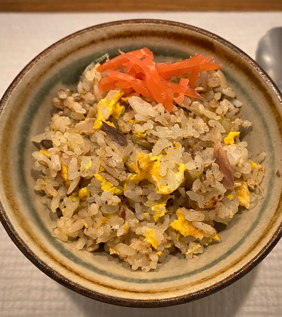 cavatabi's tweet photo. 気になってたサバ缶チャーハン、ついに作った🐟
3人前作って、気づけば2人前は自分の胃袋へ。
玉ねぎ半分、長ネギ5センチ、サバ缶、たまご1個。
シンプルなのに、うまい！！
自画自賛😁 https://t.co/mDlf1NAbvK