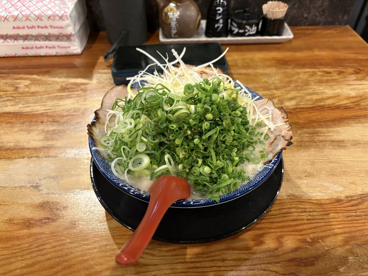 fukuxile's tweet photo. 鶴亀堂　ネギバカチャーシュー https://t.co/kr501X9oxo