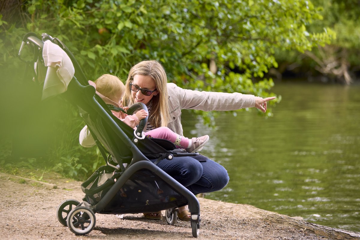 ExploreEssex's tweet image. It's nearly #halfterm! 👏😍
Enjoy some fresh air as a family or meet with friends at an #EssexCountryPark.
Pick up a hot drink, enjoy kids play areas, sculpture trails and wide open spaces.
Make the most of your park this school holiday. But maybe bring your wellies 😄