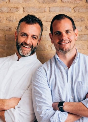 Gonzalo Villalba y Albert Granados llevan casi 15 años construyendo uno de los proyectos gastronómicos más sólidos de Sevilla.
En esta entrevista para Amigos Únicos hablamos sobre producto, identidad, hospitalidad y cómo crecer sin perder la esencia. 
💛  asesoramientosunicos.com/gonzalo_villab…