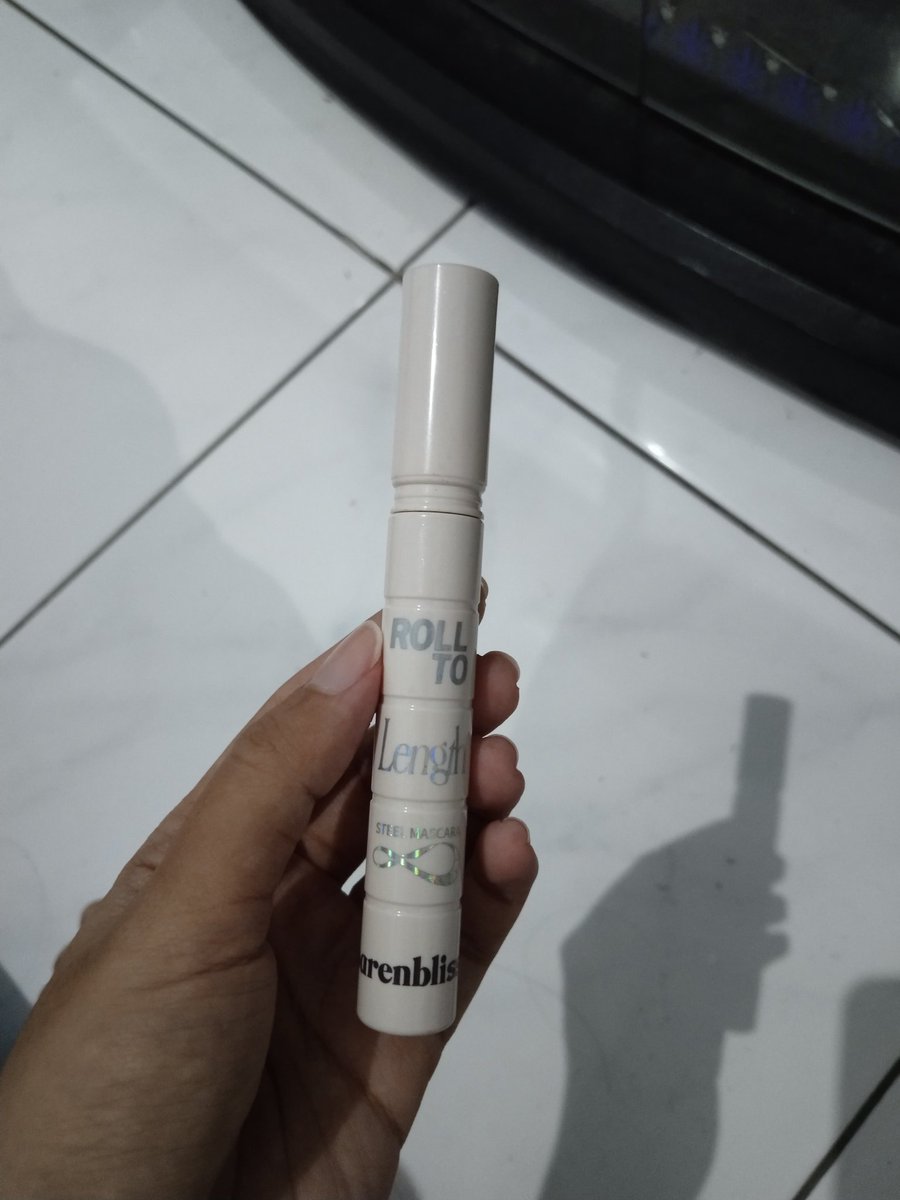 helciago's tweet photo. wts preloved maskara barenbliss roll to length 

📌baru 4x pemakaian
📌minus box packaging
📌inc admin oren

💸40k

mention after dm ya! 

tg wts preloved maskara mascara barenbliss putih roll to length jatim https://t.co/31aFLIo3Kh
