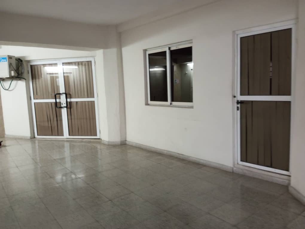 Oportunidad en Habana Vieja! 
Ubicación : Calle Oficios no. 452 entre Acosta y Jesús María. Habana Vieja
Superficie total: 140 m2
Tiempo de oferta para licitar: 15 días
Contacto directo: 5286 2101
Responsable: Directora de Gestión y Desarrollo
dirgestion@hines.transnet.cu