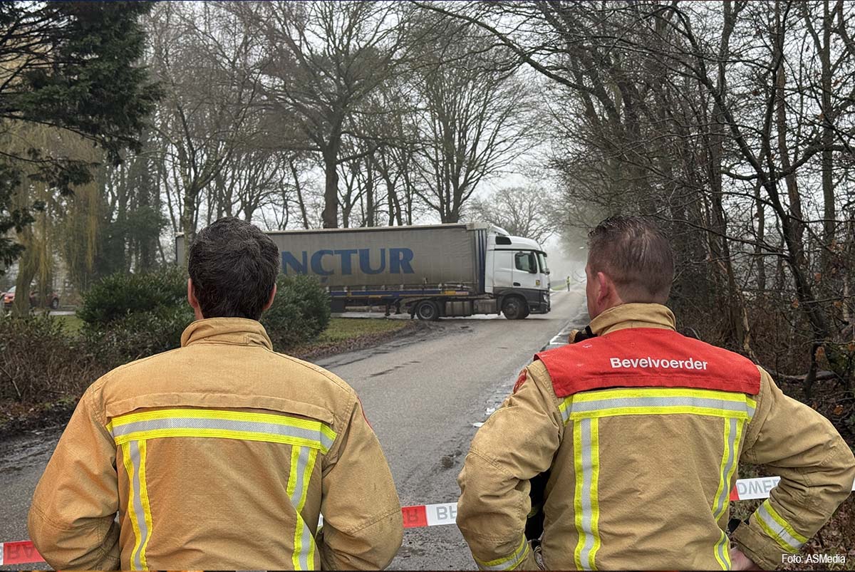 Vrachtwagen beschadigt hogedruk-gasstation in Gemert