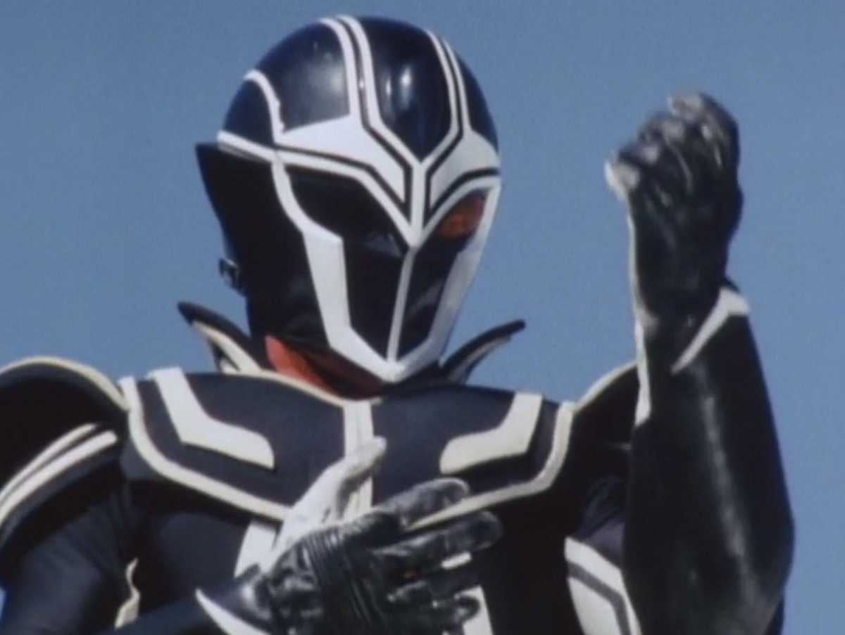 ダイナマンに出てくるダークナイトかっこいいな。声がハンターキラーと