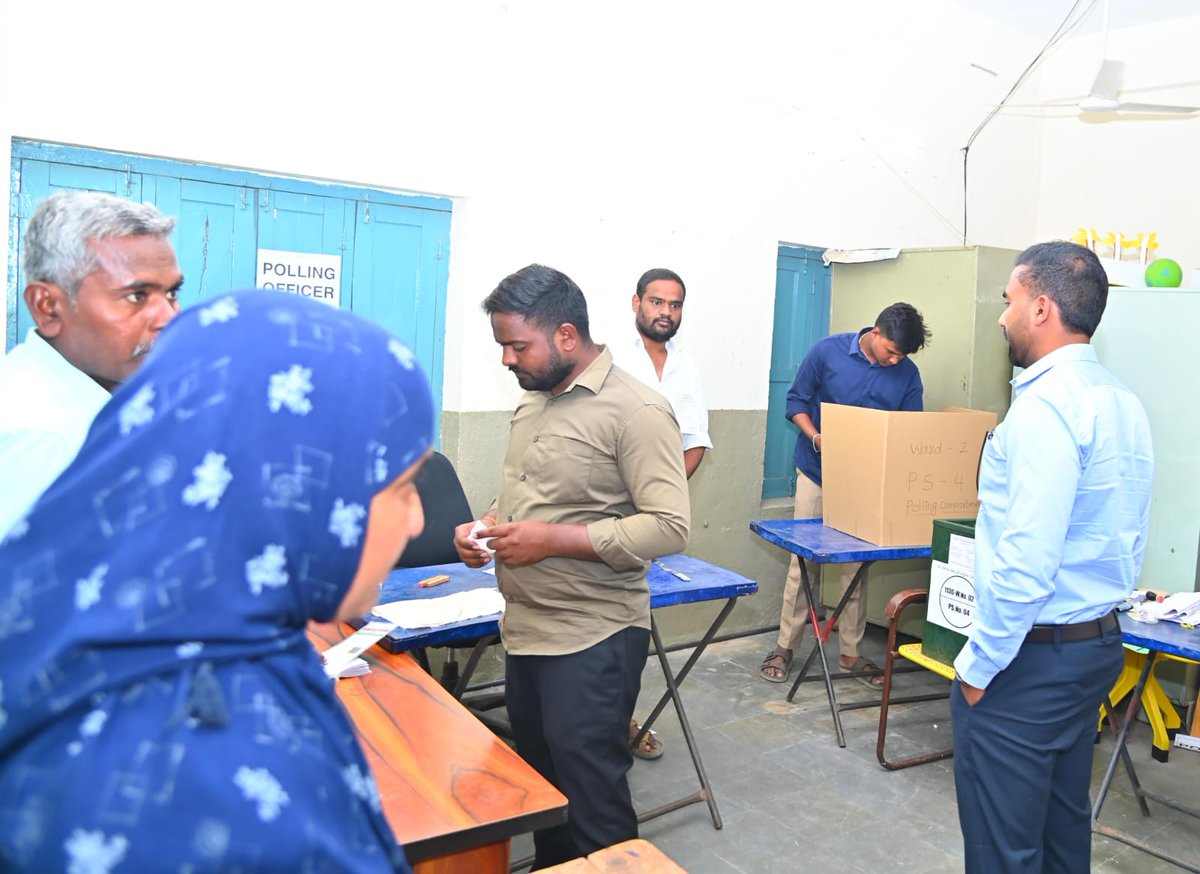 SanjayReddyAkul's tweet photo. @TelanganaCMO 
Hon'ble Chief Minister 
Govt.of Telangana

Respected Sir
Jagtial District Municipal Elections Polling process conducting peacefully under the Supervision,guidance of Dist. Election Officer, Dist. Collector Respected Satya Prasad. 
VISITED METPALLY POLLING STATIONS https://t.co/4bNV86kPaV