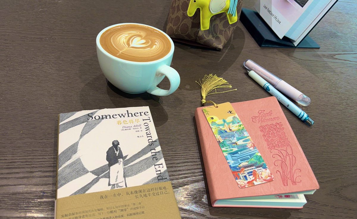 女人从来不是只有青春，任何年龄的自己都是最美的模样。
我在一生中，从未像现在这样舒服地、长久地享受过自己。
Women are never only defined by youth; at any age, she is the most beautiful version of herself.
Never before in my life have I enjoyed myself so comfortably and for so long.