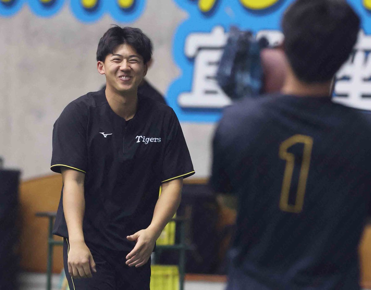 森下選手との練習に笑顔の ＃立石正広 選手