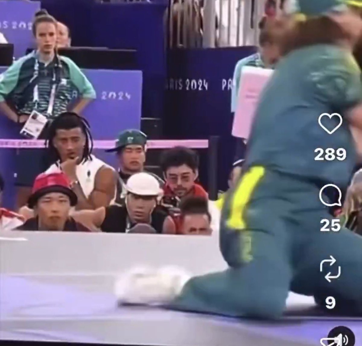 Arlo tweet media