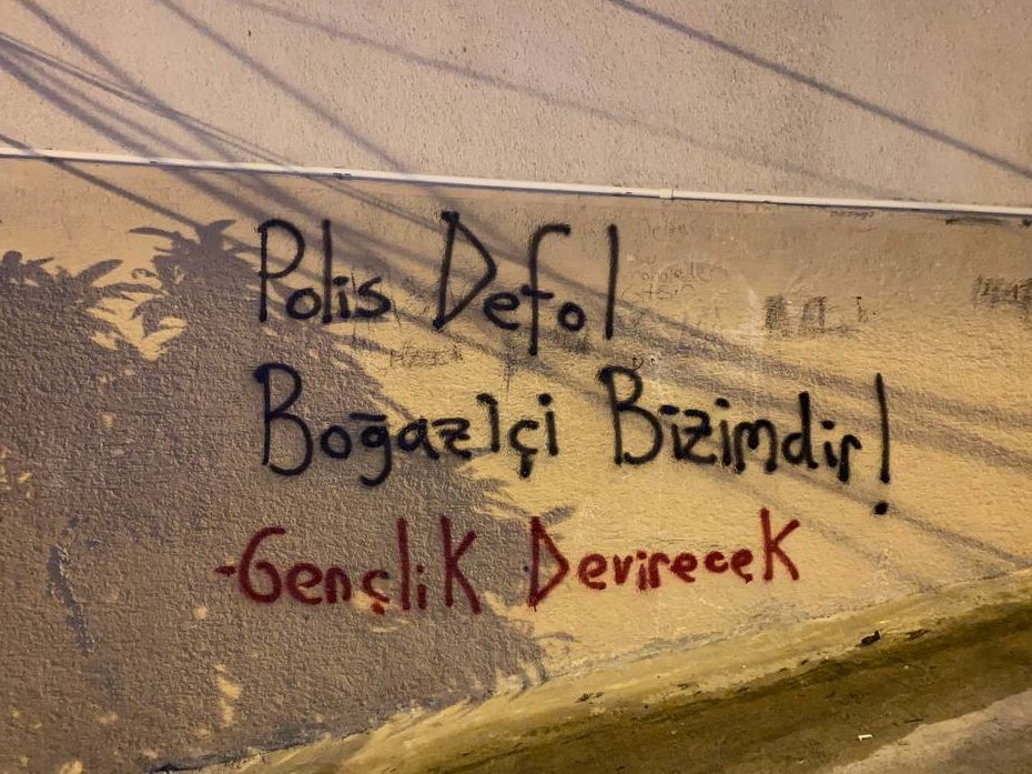 Polis Defol Boğaziçi Bizimdir!