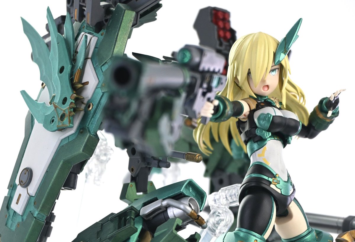 フォースドラグーン・ミアキス

ドラゴニアロードの鎧と機械が融合した不思議な装備を身に付けた謎のsister。
デ・ラウォン渓谷の遥か奥地にて、龍人族たちを静かに見守っている

 #第3回30MS選抜オーディション
（1/4）