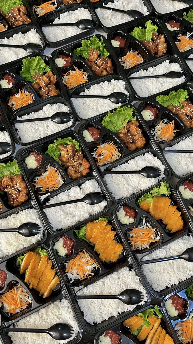 yourrmdbstr's tweet photo. halo guys!

aku open po nasi bento serba 10.000
✨chicken katsu
✨chicken bbq
bisa po untuk sarapan, makan siang, jumat berkah dll

yuk yg minat atau mau tanya2 boleh bgt dm aku ya! ♡

📍cikokol, tangerang

#zonauang #zonajajan #nasibento https://t.co/1sA0Yk0ImX
