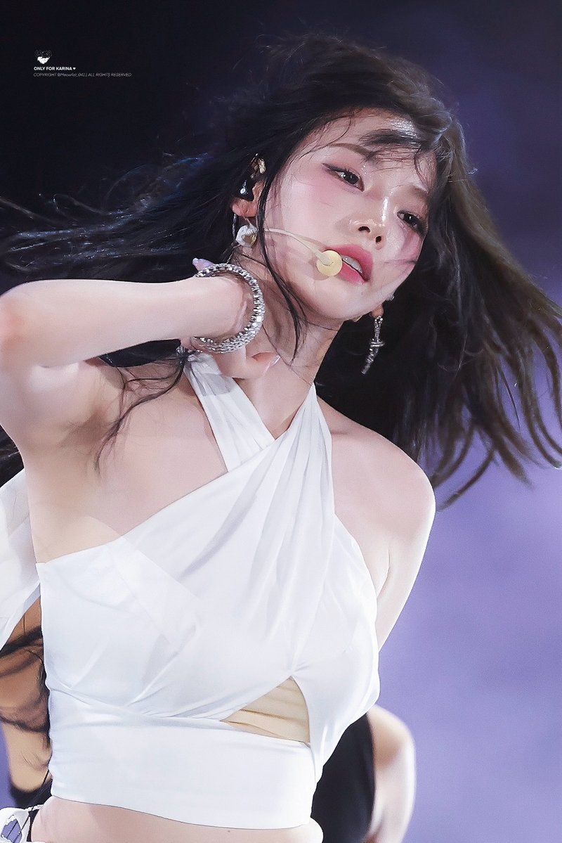 250920 🐈‍⬛

#카리나 #KARINA 
#에스파 #aespa