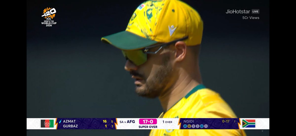 _leo2001_'s tweet photo. South Africa need 18 runs to win #SAvsAFG #Afghanistan #superover #omarzai https://t.co/37KkX9PDbR
