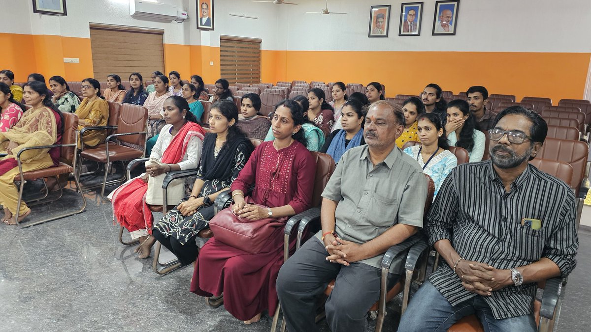 Inaugurated the Pandit Deen Dayal Upadhyaya Smrithi Divas program organized at the BJP Kasaragod District Office. 

Offered floral tributes and delivered an address highlighting his invaluable contributions to the nation and society.

<a href="/RajeevRC_X/">Rajeev Chandrasekhar 🇮🇳</a>