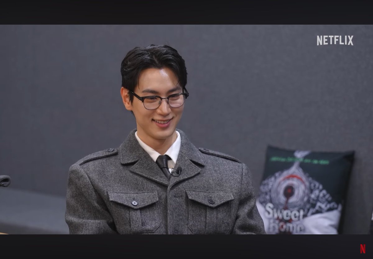 ฉันคิดถึงเธอมากกนะะะะ ฉันคิดถึงเธออมากนะะะะ  แล้วน้ำเสียงที่พูดมันนุบนิบมากว้อย บอกแล้วว่าพี่มันชอบน้องมากโว้ยยย ดูหน้าพี่มันสิยิ้มมีความสุขเวอร์ 🐱🐺💓#singlesinferno5