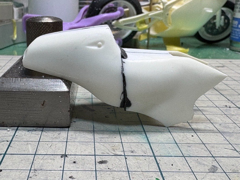 4分割した前2つは1mm幅増し
後2つは2mm幅増しして、合体時に後ろを1.5mmくらい（目分量）上げて再接着。
これをベースに作って行こうと思ってるけどイメージ通り出来るかなぁ？😅