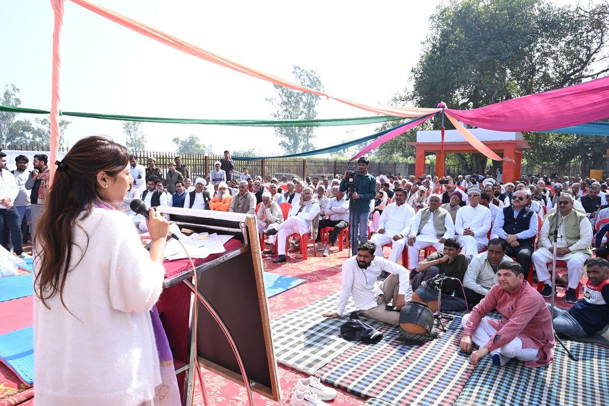 BagpatDm's tweet photo. आज #बड़ौत विकास खंड के गाँव #बिजरौल में शहीद स्मारक स्थल पर आयोजित कार्यक्रम में शामिल होकर #1857 की क्रांति के महान नायक बाबा शाहमल की 229वीं जयंती के अवसर पर #श्रद्धांजलि अर्पित की। #Baghpat #Tribute #1857Revolution #BabaShahmal #Awareness https://t.co/1t97shCE9I