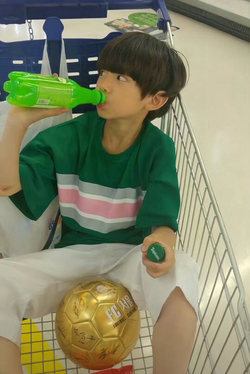 코르𐐪𐑂‧₊˚ (@jcortish) on Twitter photo 