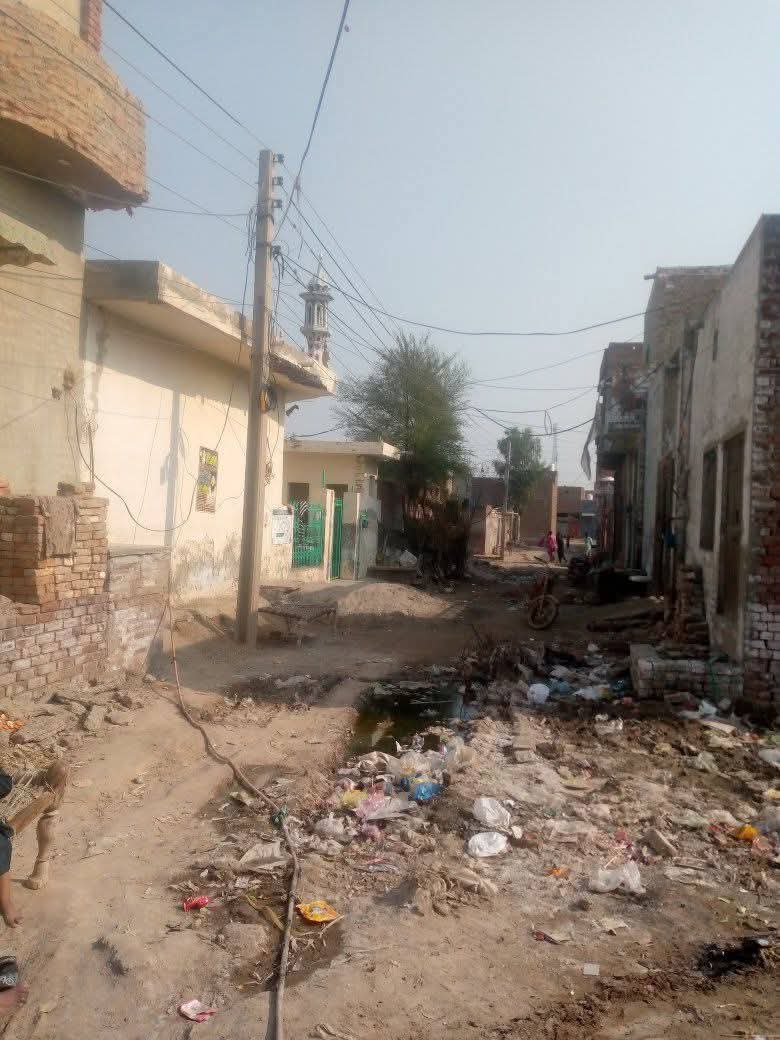 This is also Punjab, the one the media doesn’t show us.
Dirty streets aren’t caused by rain or people alone. 

They’re caused by silence at the top and indifference dressed up as “administration.”

#Sargodha