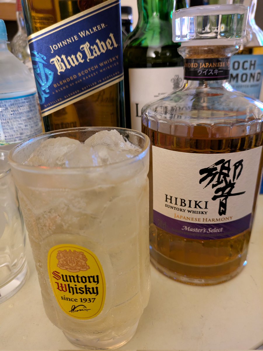 tororu20522283's tweet photo. 今��は響マスターズセレクトで1杯🥃 https://t.co/Yr6uPouJQU