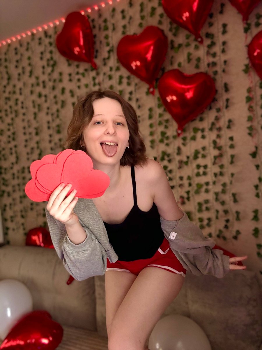 c0ralynx's tweet photo. Be my Valentine! I wait for you https://t.co/P0PWNQA8cP