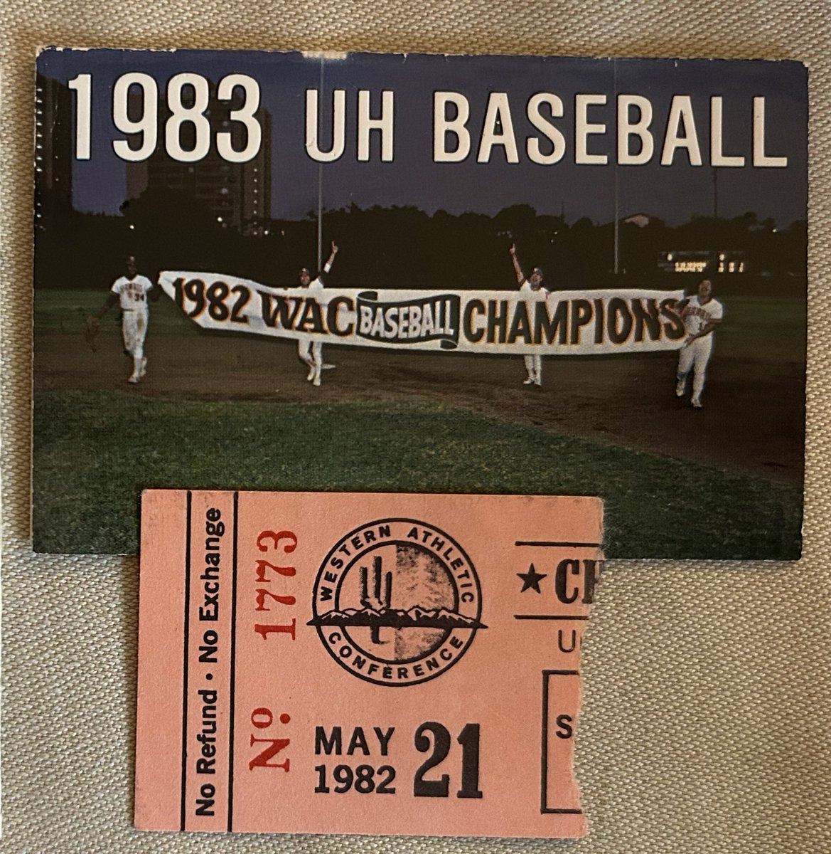 Posting a U of Hawaii card everyday to Friday's home opener