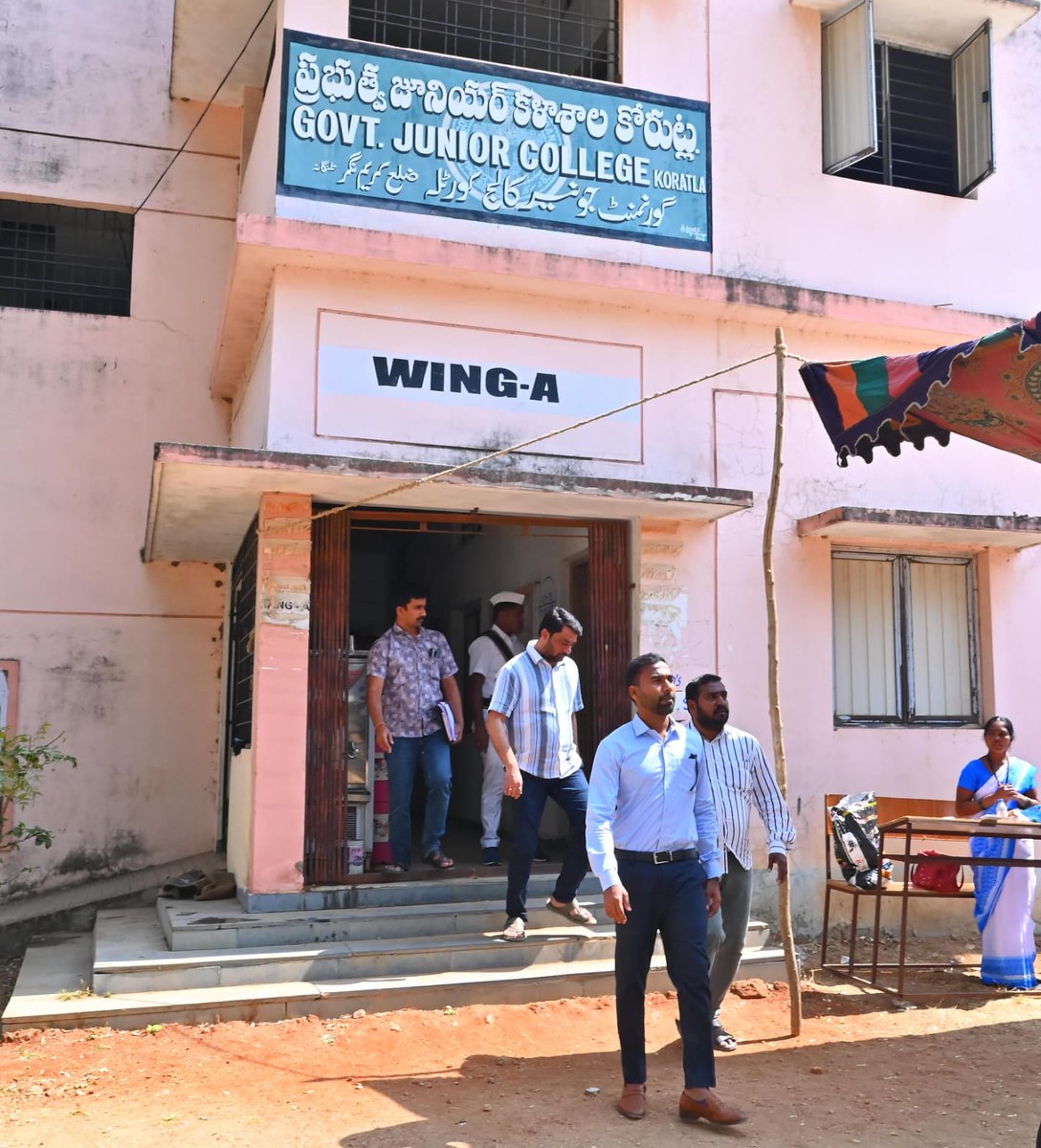 SanjayReddyAkul's tweet photo. @TelanganaCMO 
Hon'ble Chief Minister 
Govt.of Telangana

Respected Sir
Jagtial District Municipal Elections Polling process conducting peacefully under the Supervision,guidance of Dist. Election Officer, Dist. Collector Respected Satya Prasad. 
VISITED KORUTLA POLLING STATIONS. https://t.co/vS2SZikPSD