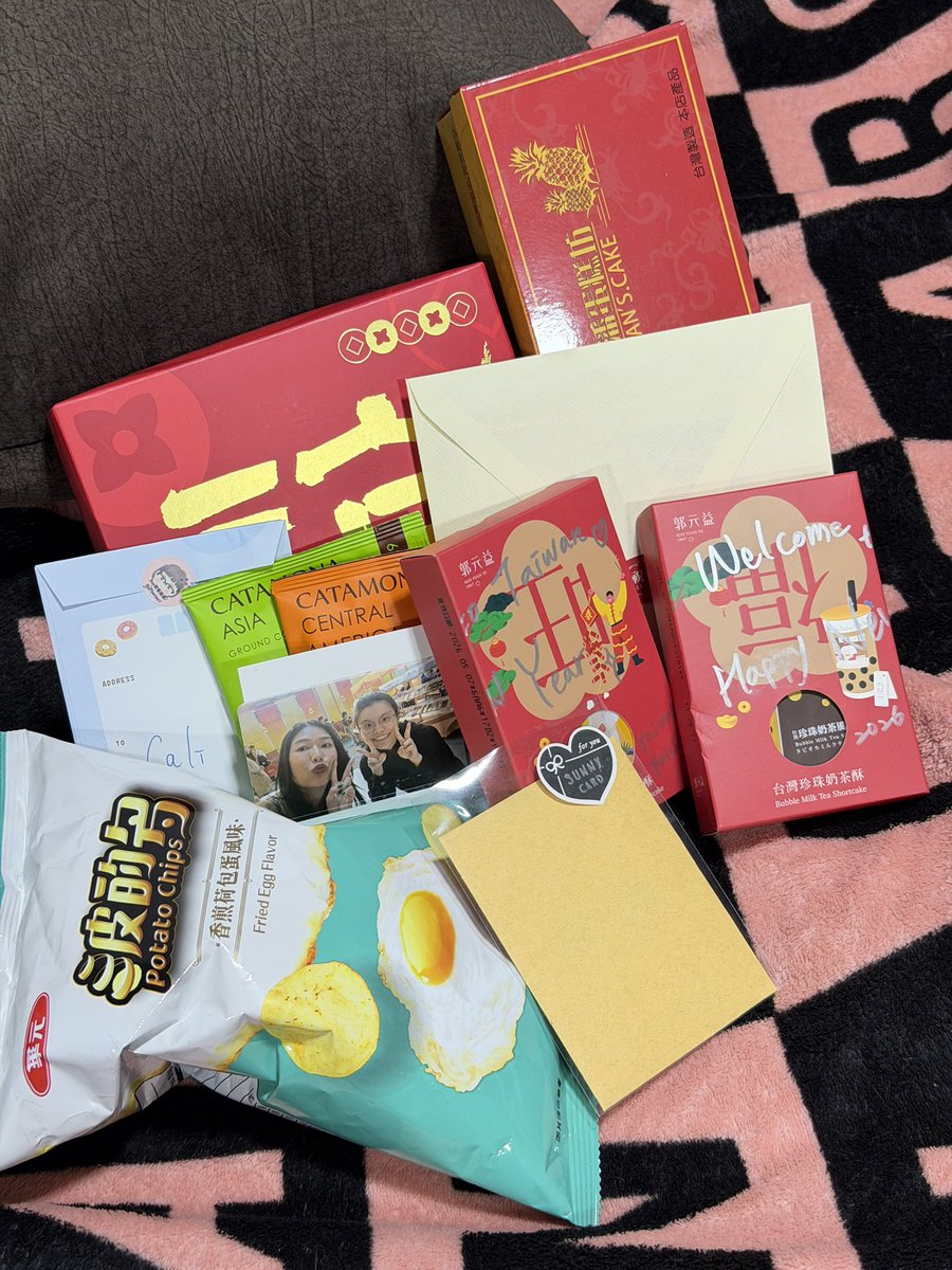calilnwza's tweet photo. 台灣的粉絲們，大家好 💕
我是《Khemjira》的作者 Cali。

能夠前往台灣參加書展，
我真的感到非常開心與榮幸。
即使目前泰國的政治情勢仍然嚴峻，
仍想真心感謝台灣粉絲們
對泰國作家們所給予的溫暖與熱情。

大家都非常可愛、善良，
讓我感到無比幸福，
也讓我想一次又一次地回到台灣。
真心期待能在���久的將來，
與大家見到《Khemjira》的中文版小說 ✨

感謝大家一直以來的支持，
真的非常感謝你們 🤍