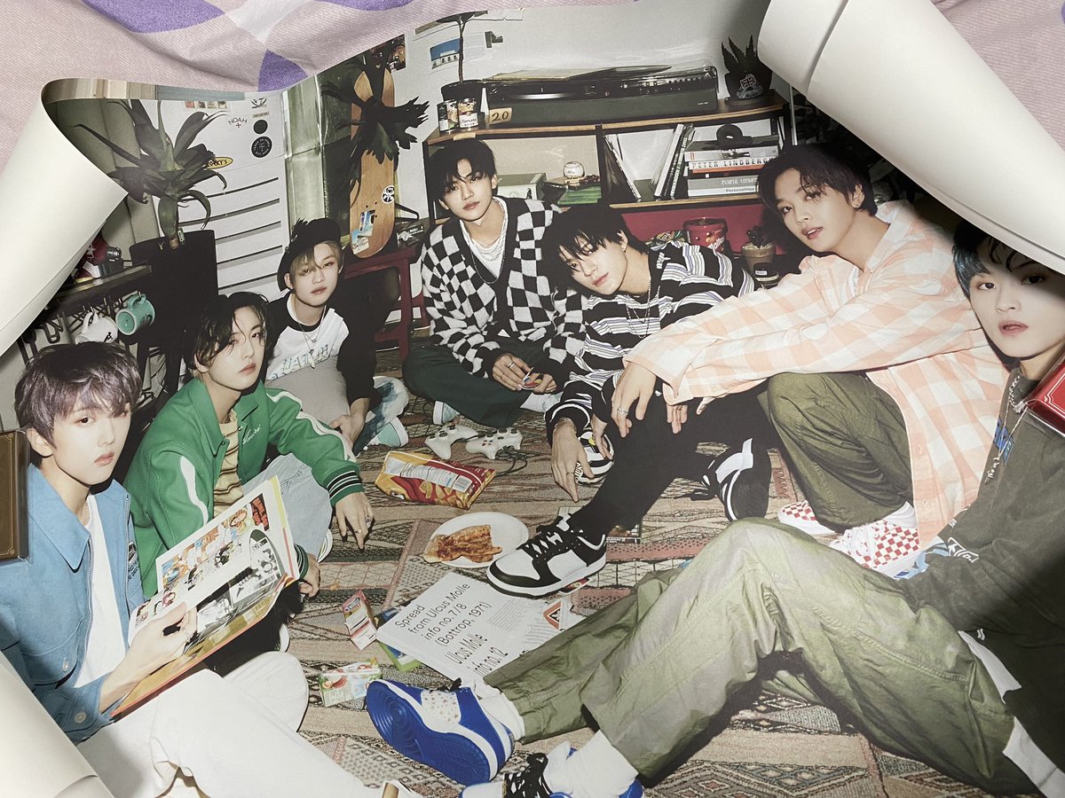 camcamham's tweet photo. NCT  smtown 譲渡　お譲り

部屋の収納スペースがキャパオーバーになりましたので、ポスター，アルバム，雑誌などなどお譲りします。
・2021〜2024年のもの
・ポスターは丸めて保存

送料のみで大丈夫です🙌
少しの折れ汚れ気にされない方🙇‍♀️

気になる方はこちらいいねの上dmまでお願いします🤲 https://t.co/fBUdm8u3ZN