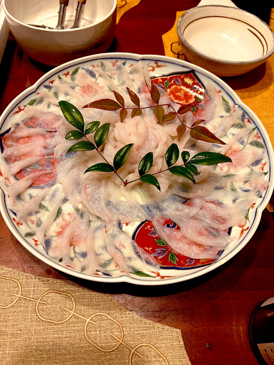 とらふぐのてっさ....バチ美味い.....幸せすぎる、😜