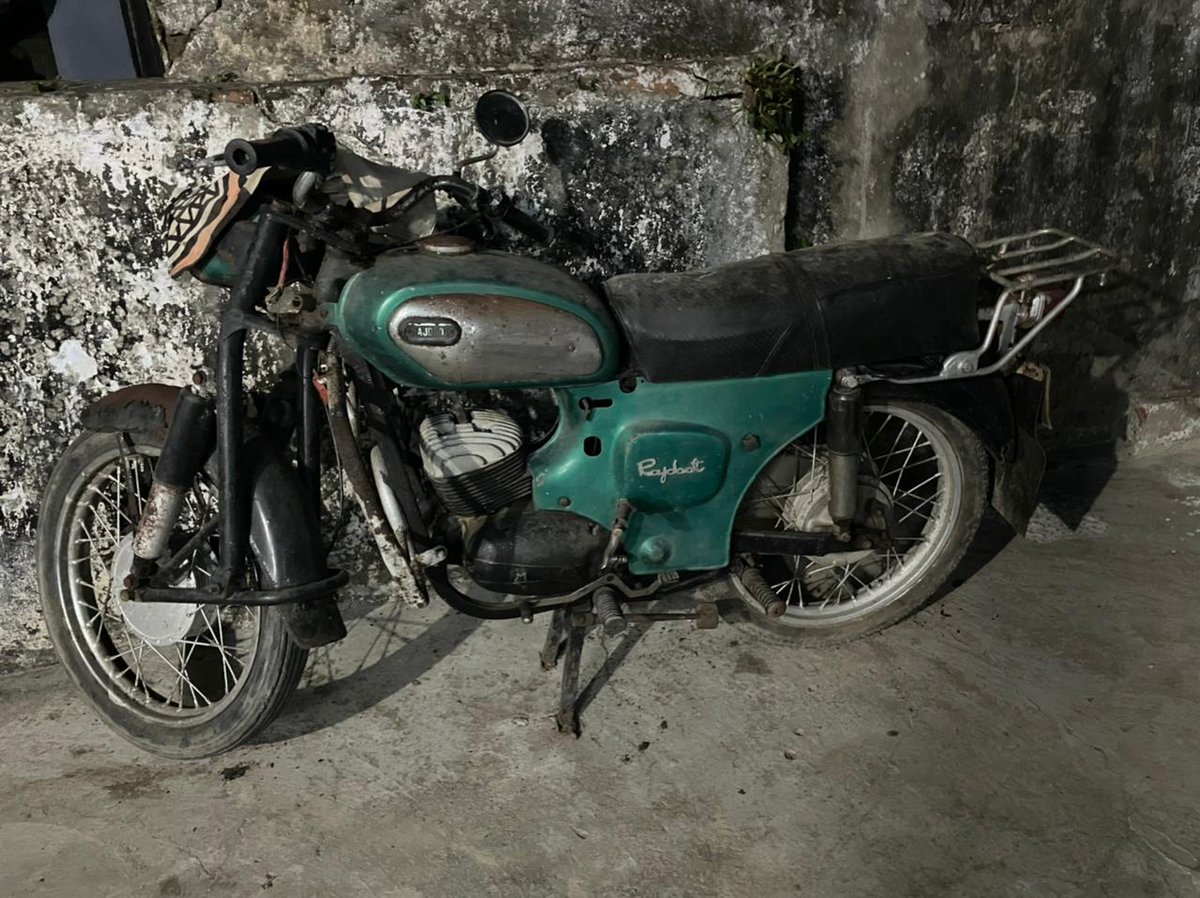 किसी के फ़ैमिली मैं था ये बाइक या अभी भी है?